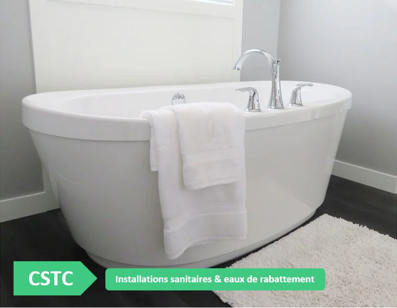 CSTC-baignoire-blanche-avec-essuie-de-bain