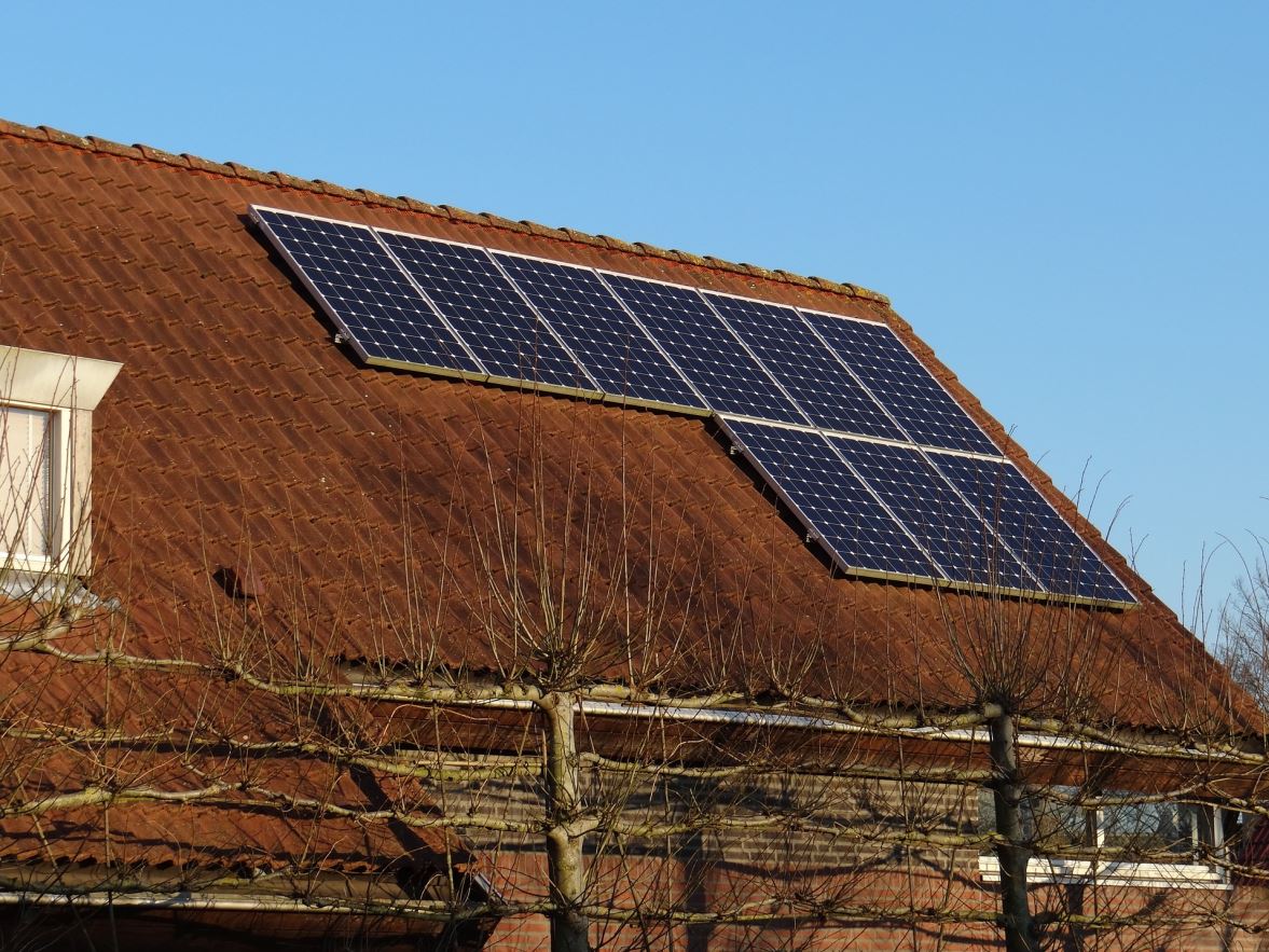 panneaux_solaires_photovoltaiques_sur_toiture