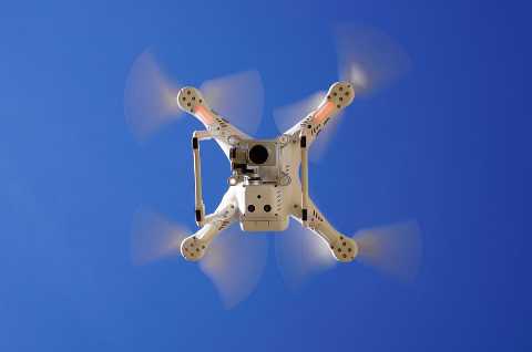drone-profesionnel-avec-camera