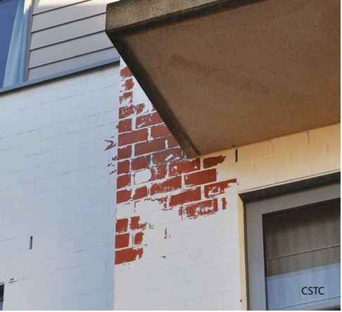 CSTC-peinture-degradee-sur-maconnerie-brique