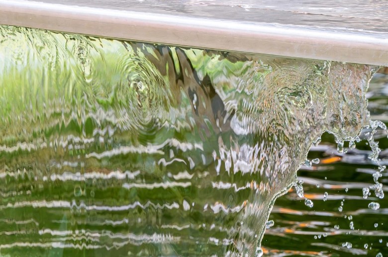 fontaine-detail-eau-illustration-pretexte